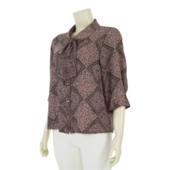 เสื้อคอกลม แต่งโบว์ แขน 3 ส่วน  ผ้าพีชสกินลายไทย - Image 4