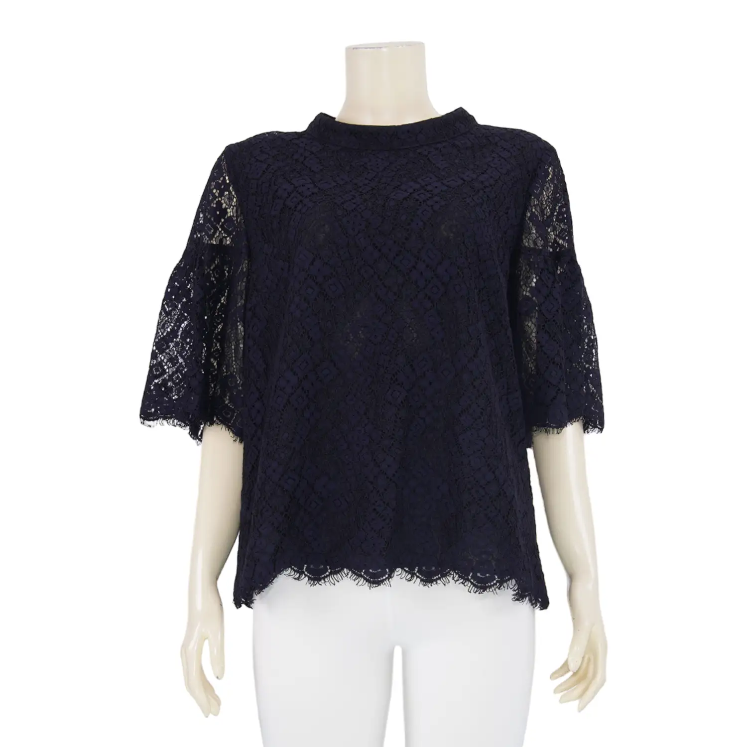 เสื้อคอตั้ง แขนบานทรงกระดิ่ง ผ้าลูกไม้ลายดอกไม้ - Image 2