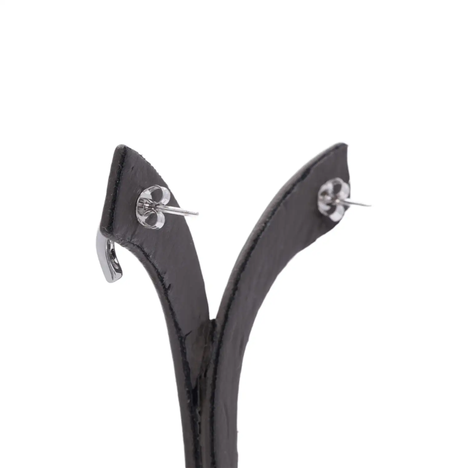 ต่างหูทองขาว14K ประดับเพชร ดีไซน์ Ear Joy - Image 3