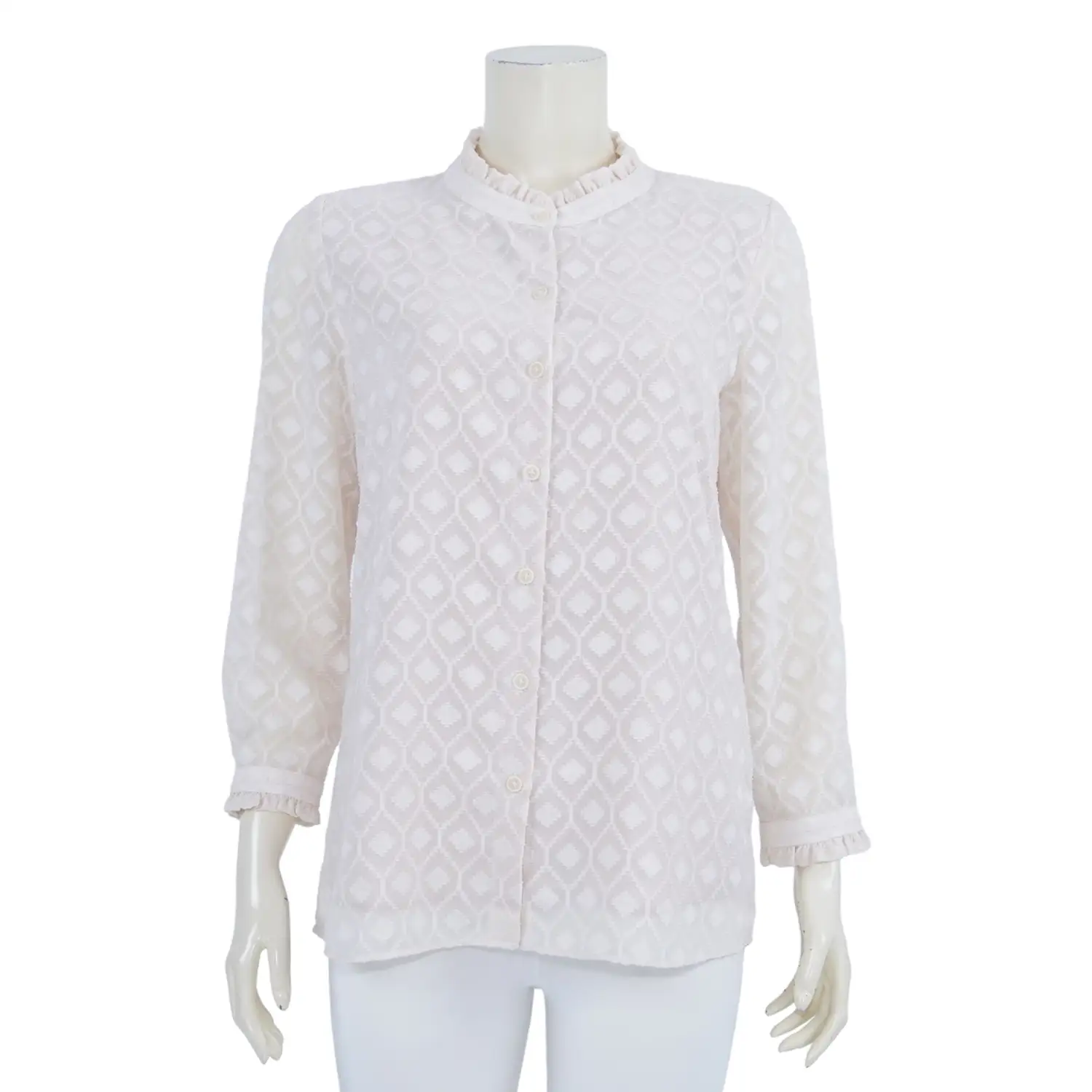 เสื้อคอกลม แต่งระบายแขนยาว ผ้าเบิร์นเอ้าท์