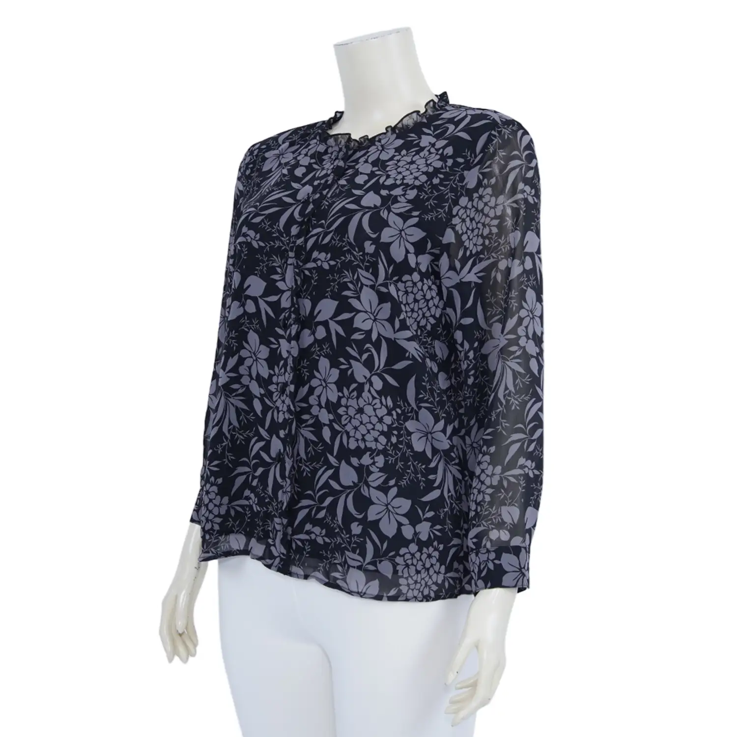 เสื้อคอกลม แต่งระบายแขนยาว ผ้าลายดอกไม้และใบไม้ - Image 2