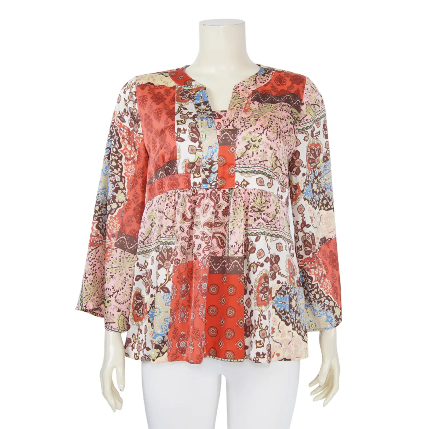 เสื้อคอกลม ผ่ารูปตัววี แขนบาน 5 ส่วน ผ้าซาติน ลายสไตล์แพทช์เวิร์ค