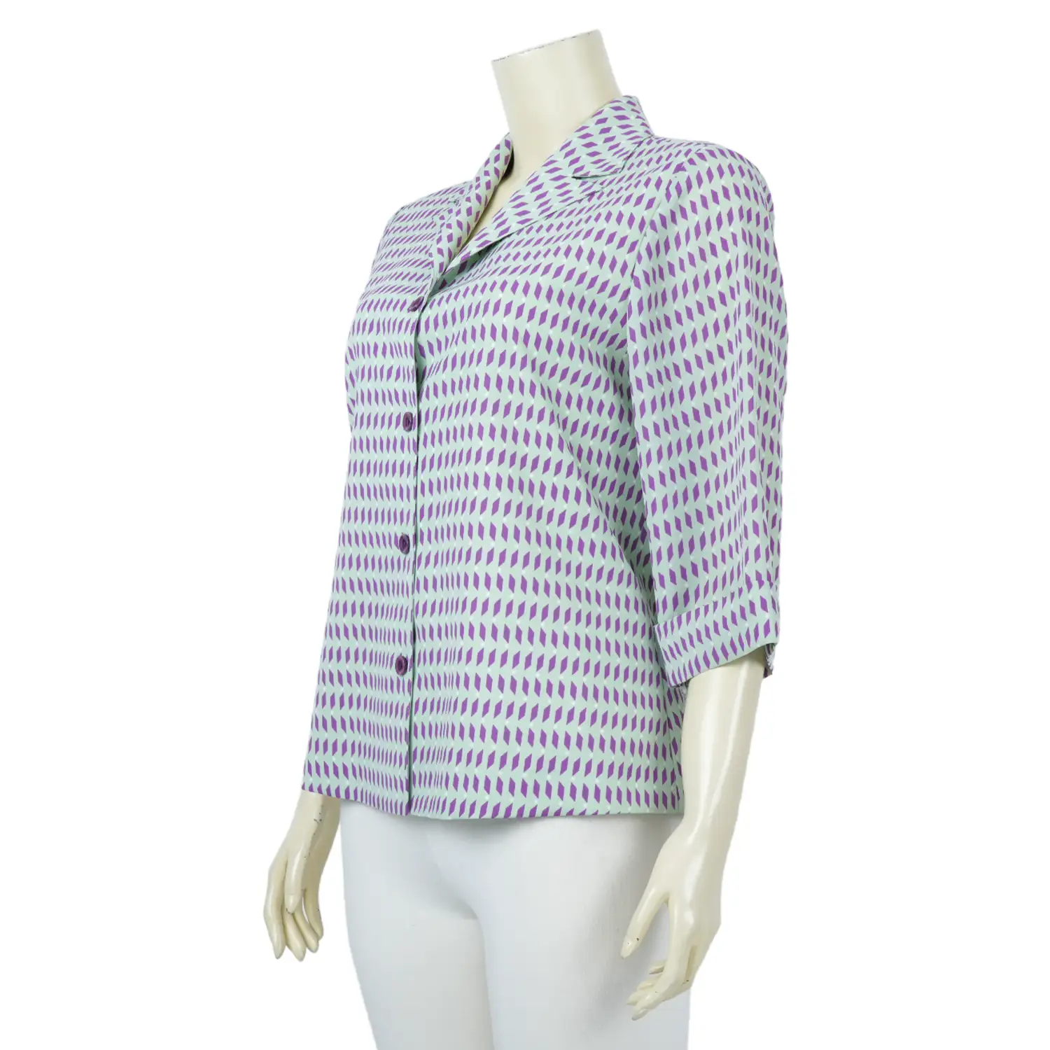 เสื้อเชิ้ตแขน 3 ส่วน ผ้าชีฟองสีเขียว พิมพ์ลายกราฟิก - Image 2