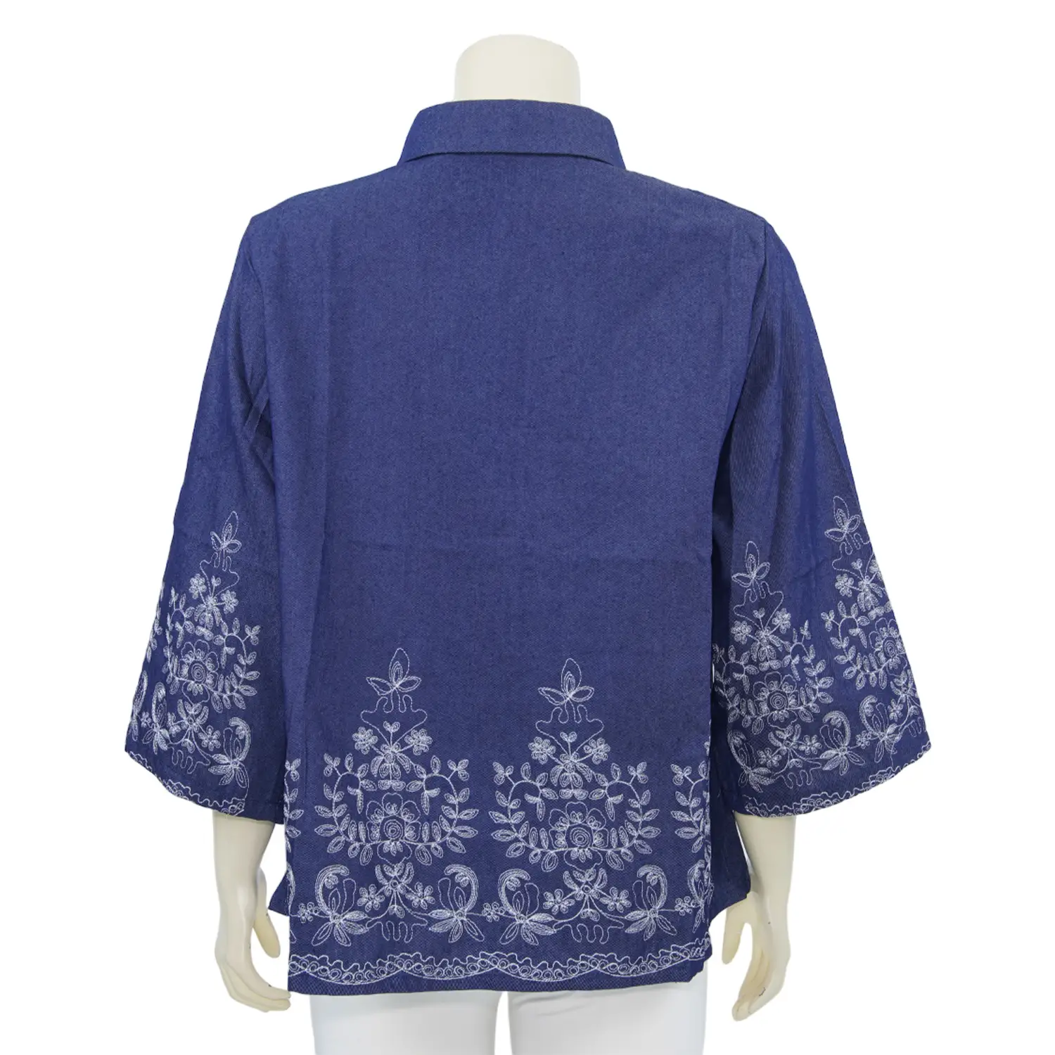 เสื้อเชิ้ต แขน 3 ส่วน ผ้ายีนส์ปักลายเครือดอกไม้ - Image 2