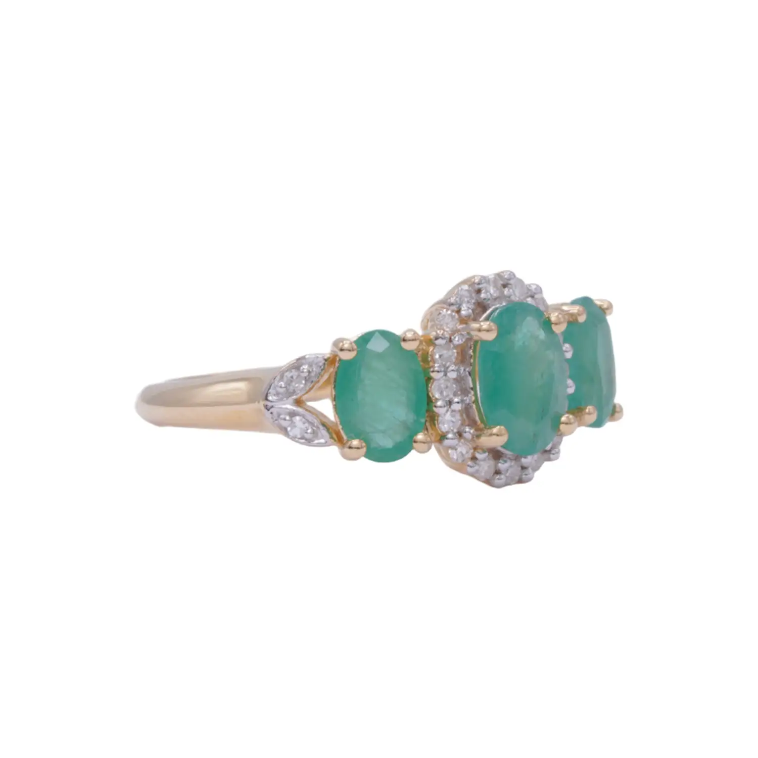 แหวนเงิน925 ชุบทอง10K ประดับมรกตและเพชรสีขาวดีไซน์ Trilogy Ring - Image 2