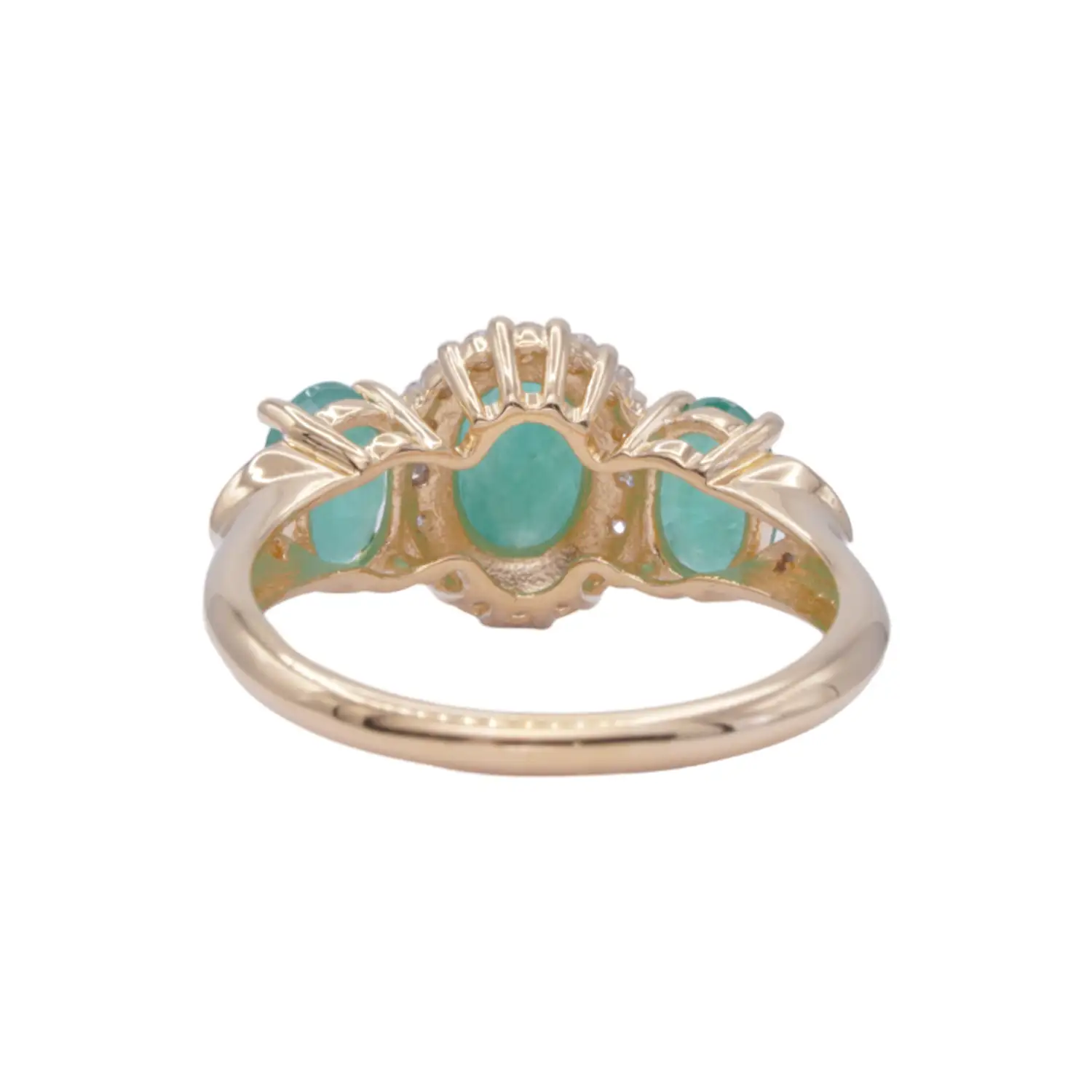 แหวนเงิน925 ชุบทอง10K ประดับมรกตและเพชรสีขาวดีไซน์ Trilogy Ring - Image 4