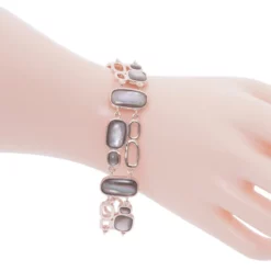 สร้อยข้อมือเงิน925 ชุบทองชมพู ประดับเปลือกหอยมุกสีน้ำตาล - Image 2