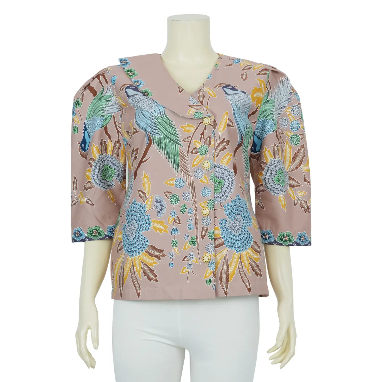 เสื้อคอวี แต่งคอปกกล้วย แขน 3 ส่วน ผ้าปาเต๊ะ ลายดอกไม้และนก