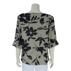 เสื้อคอวี ทรงปาด แขนกระบอก 3 ส่วน ผ้าป๊อปลินลายดอกไม้ - Image 3