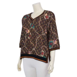 เสื้อคอวี แขน 3 ส่วน ผ้าทอเกาหลี ลายกราฟิก - Image 2