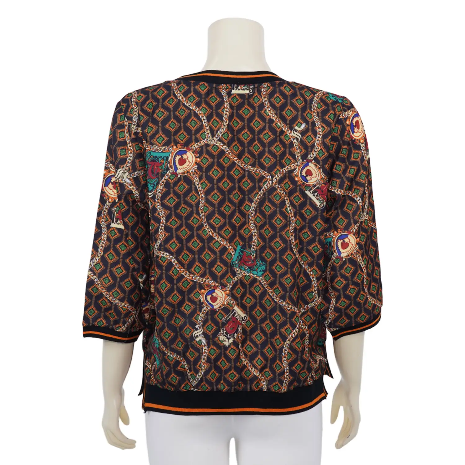 เสื้อคอวี แขน 3 ส่วน ผ้าทอเกาหลี ลายกราฟิก - Image 3