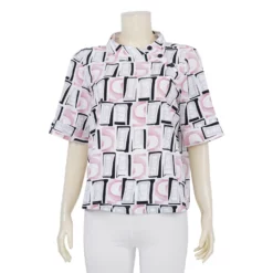 เสื้อคอตั้ง แขนสั้น แต่งกระดุมคอ ผ้าพีชสกิน ลายกราฟฟิก