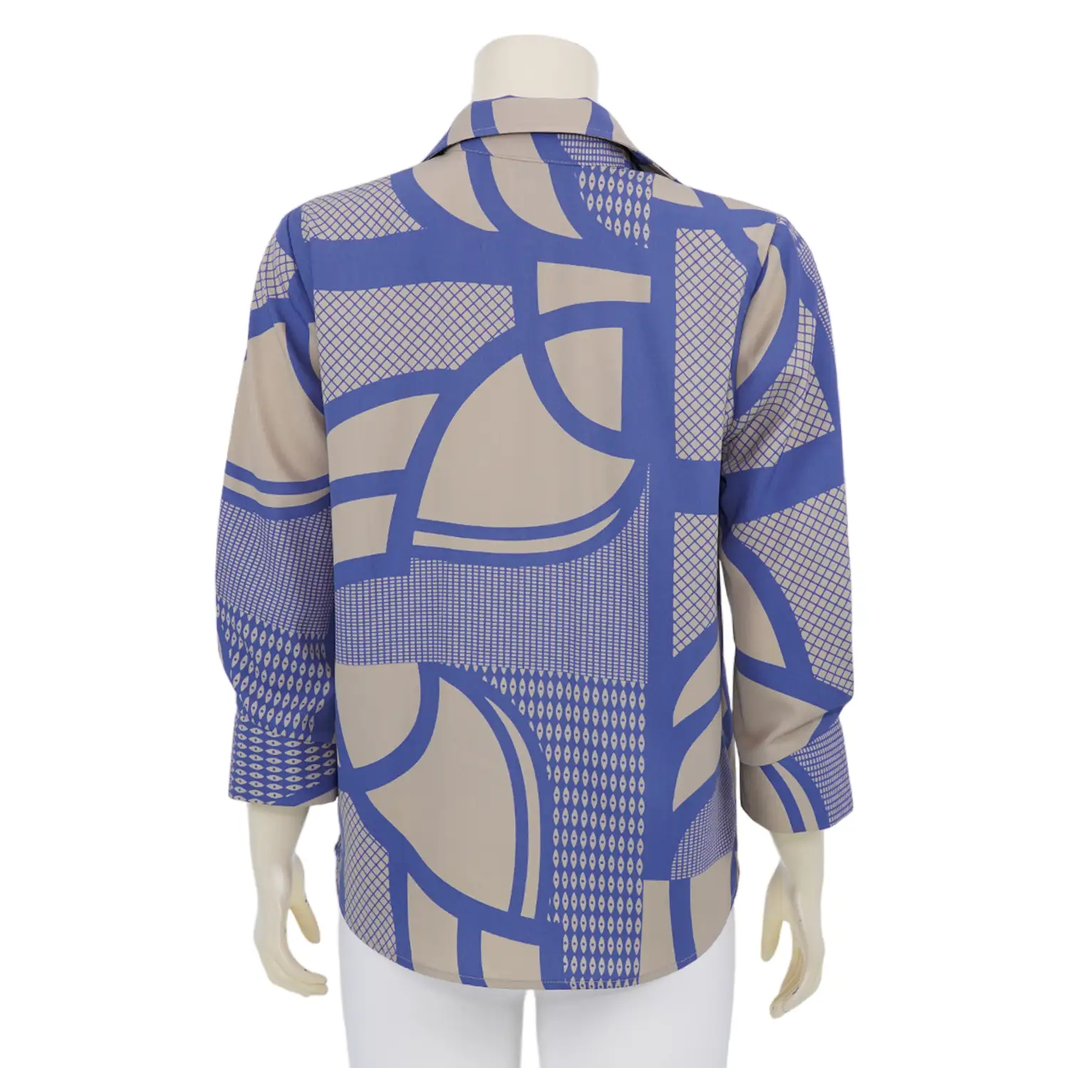 เสื้อเชิ้ต แขน 4 ส่วน ผ้าพีชสกิน ลายกราฟฟิก - Image 3