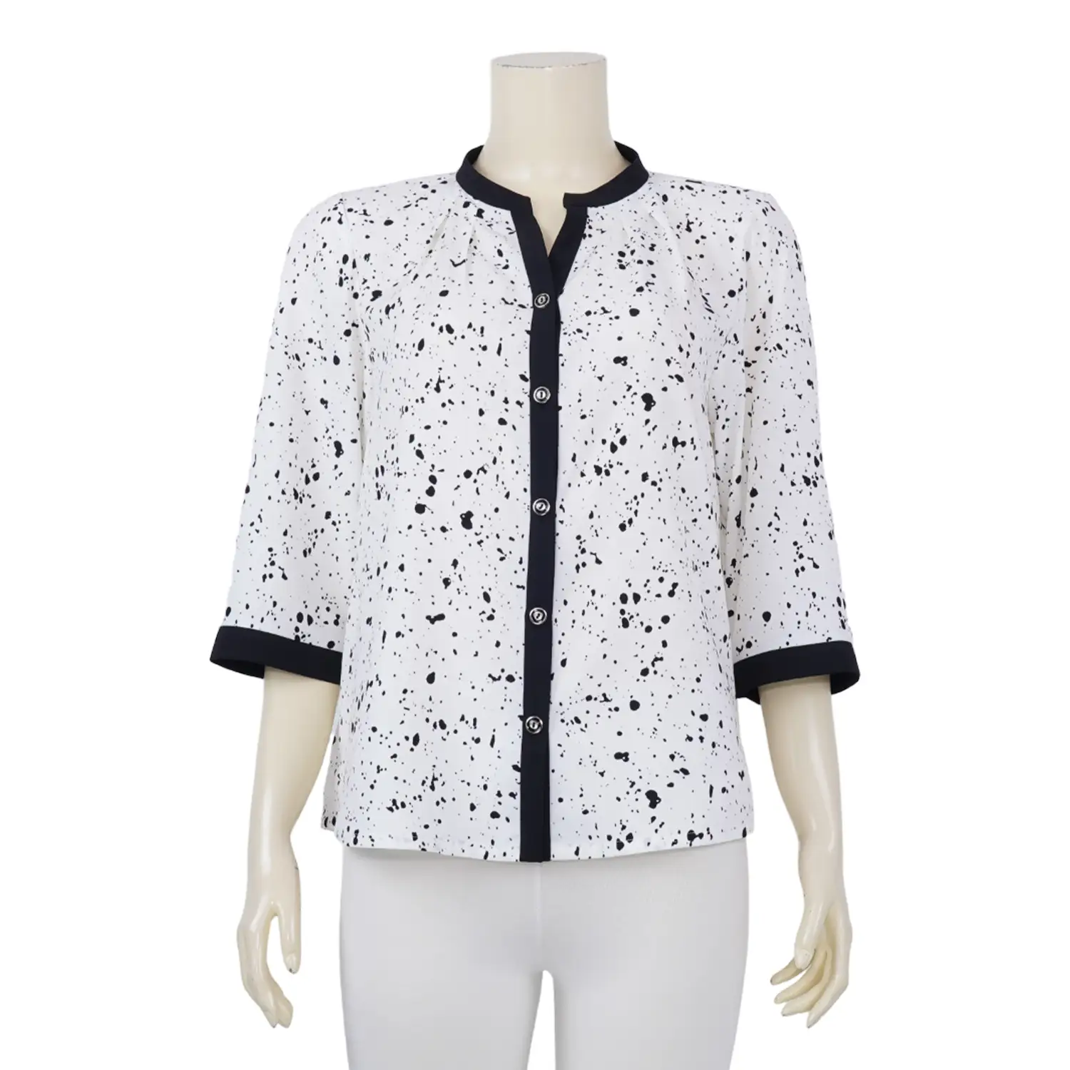 เสื้อคอกลม ผ่าหน้า แขน 3 ส่วน ผ้าพีชสกิน ลายเพ้นท์