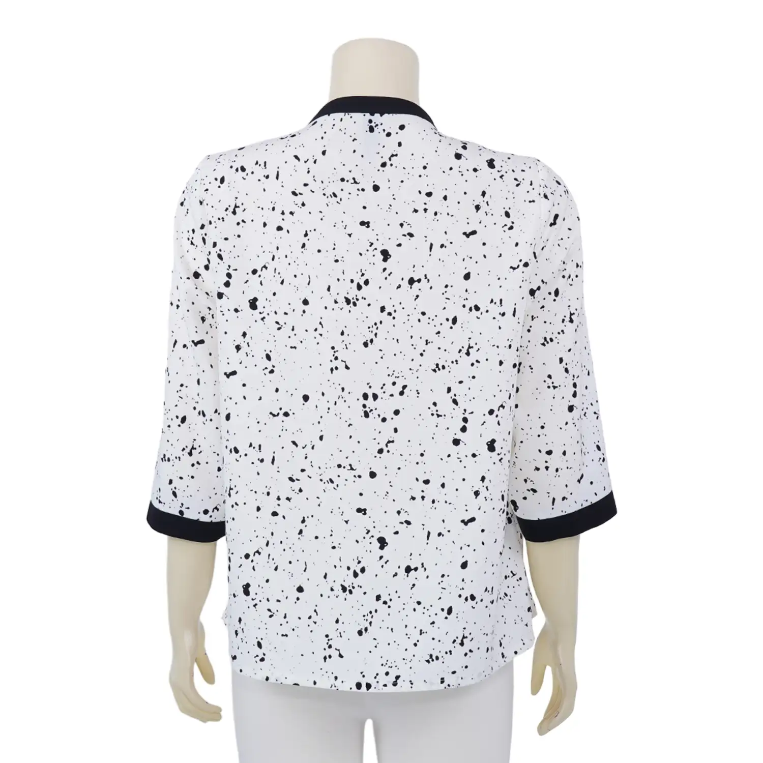 เสื้อคอกลม ผ่าหน้า แขน 3 ส่วน ผ้าพีชสกิน ลายเพ้นท์ - Image 3