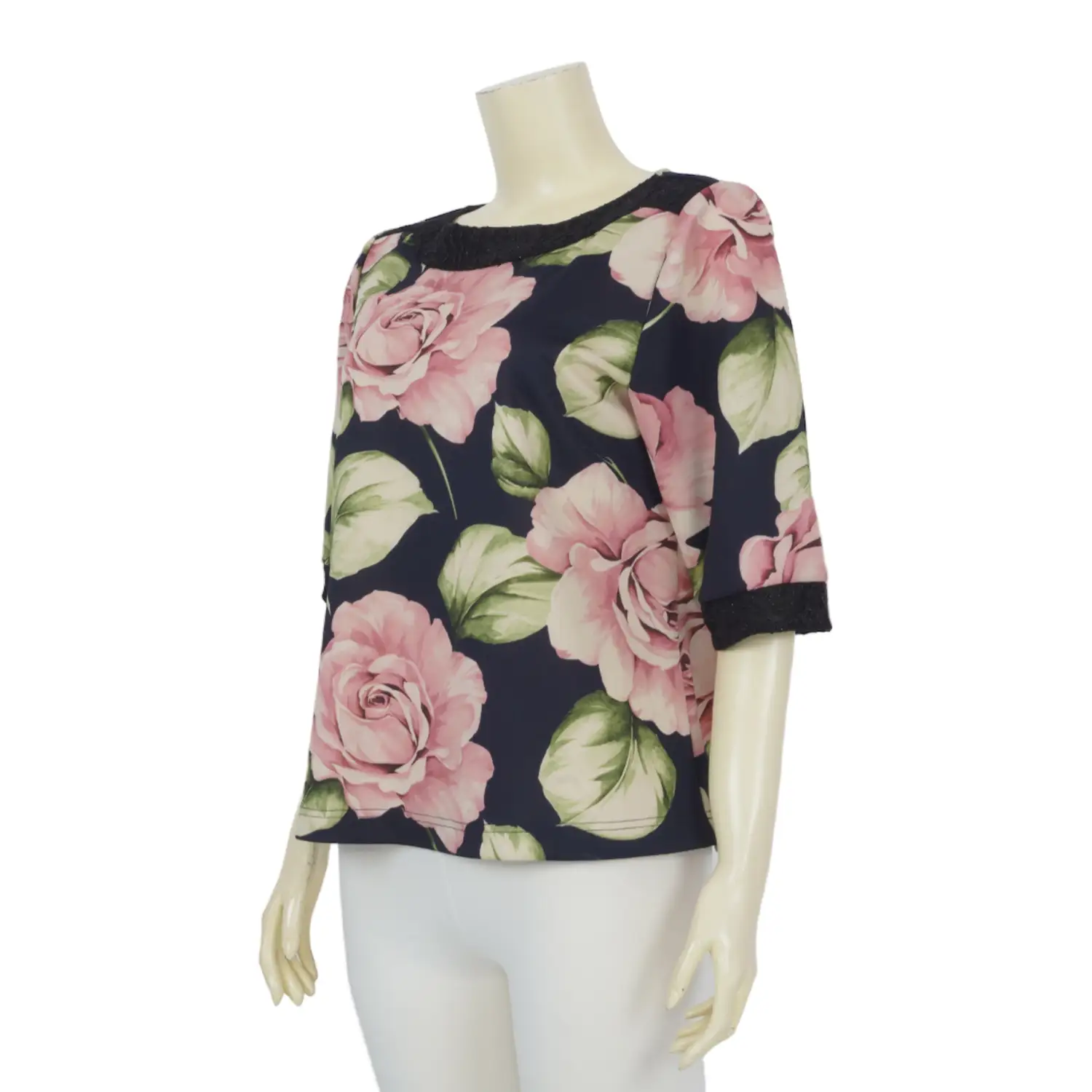 เสื้อคอปาด แขน 3 ส่วน ผ้าคูชั่นลายดอกกุหลาบ แต่งผ้าลูกไม้แฟนซี - Image 2