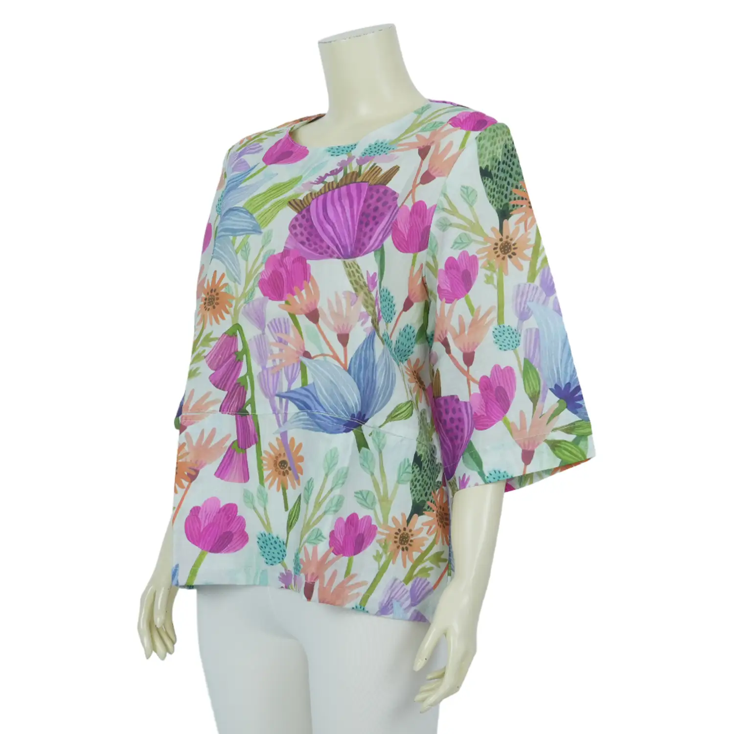 เสื้อคอกลม แขน 3 ส่วน ลายดอกไม้โทนสีน้ำ - Image 2