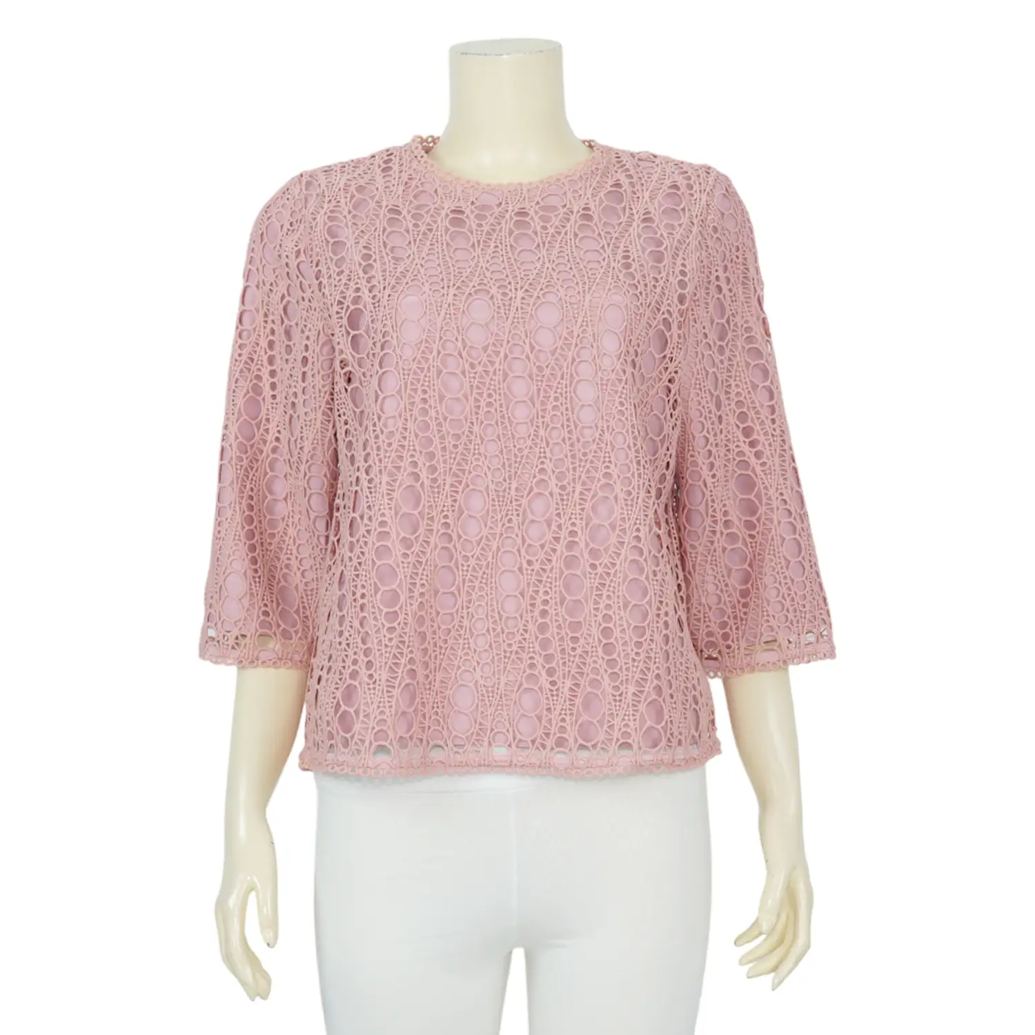 เสื้อสตรีคอกลม แขนยาว 4 ส่วน ผ้าลูกไม้ลายวงกลม
