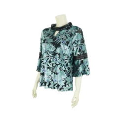 เสื้อสตรีคอตั้ง เจาะฐาน คอรูปตัววี แขน 4 ส่วน ตัดต่อปลายแขนกระดิ่ง ผ้าเบิร์นเอ้าท์ลายใบไม้ พิมพ์ลายดอกไม้ - Image 4