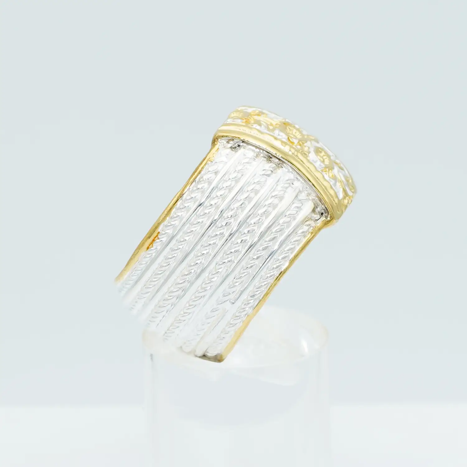 แหวนเงิน925 ดีไซน์ปั่นเกลียว แต่งลายเครือเถา ชุบตกแต่งทอง18K - Image 3