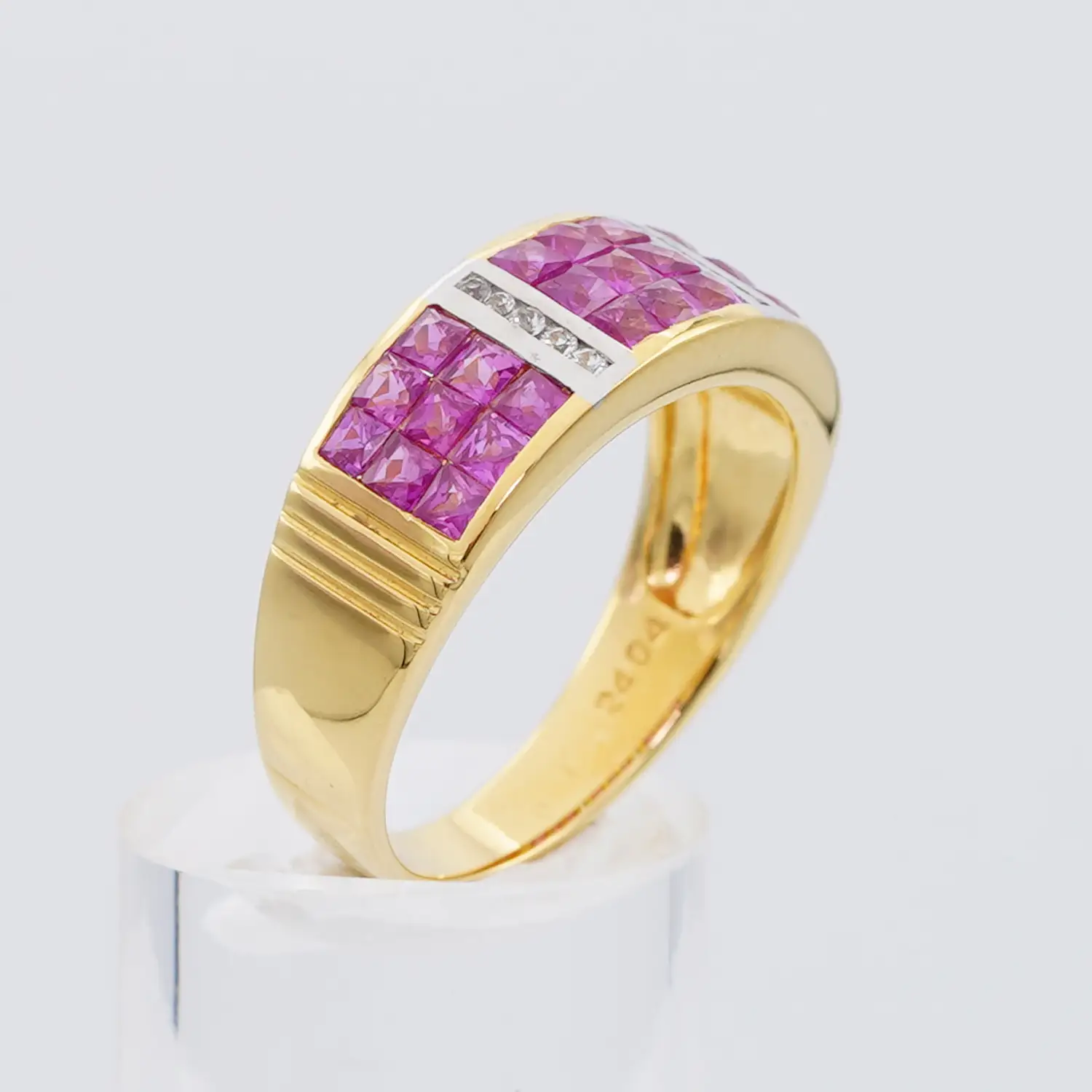 แหวนเงิน925 ชุบทอง20K ประดับทับทิม และโทแพซสีขาว - Image 2