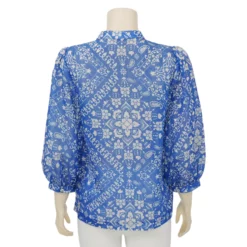 IIMK เสื้อเบลาส์คอจีน แขนพองยาว 5 ส่วน ผ้าซาตินแต่งระบาย - Image 3