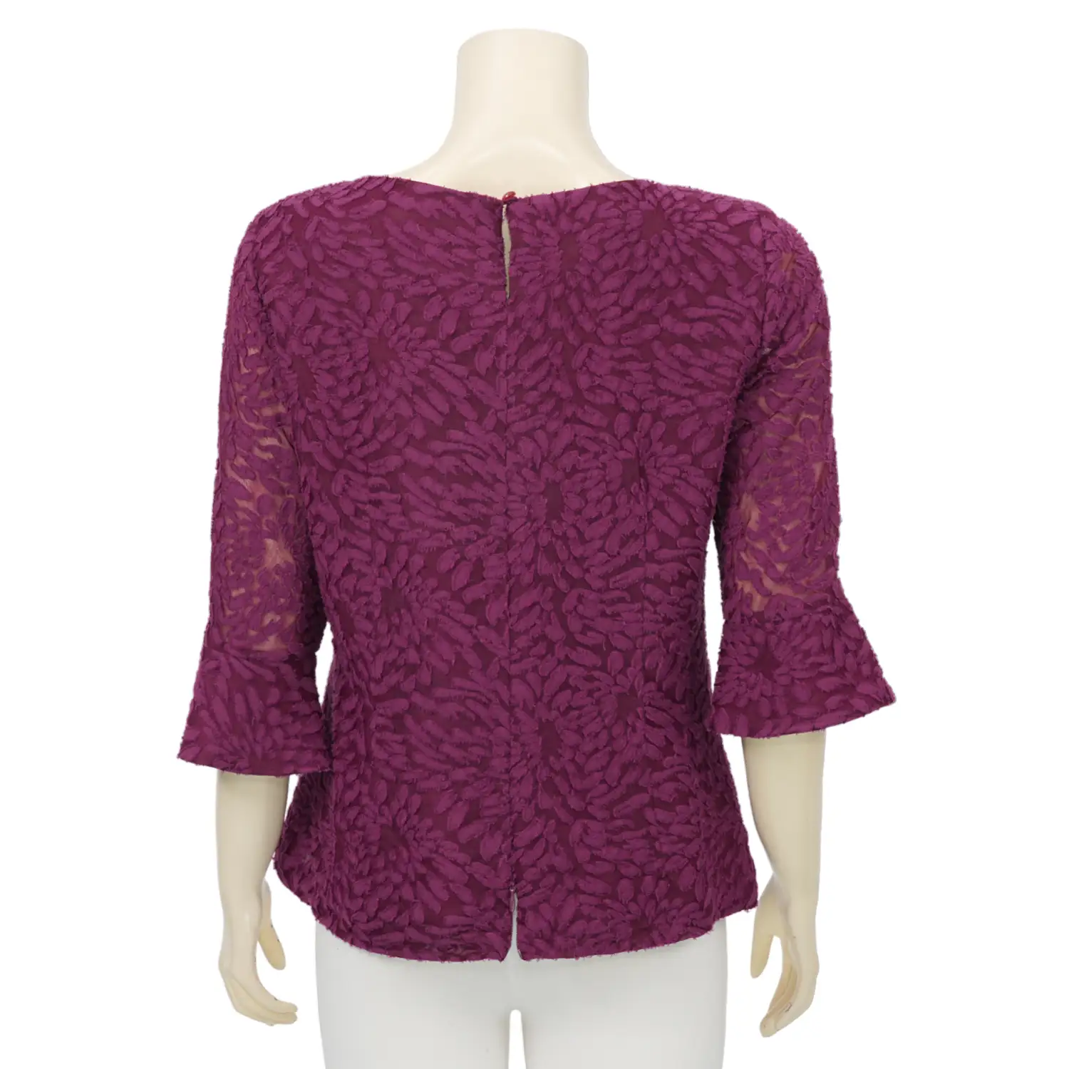 อาลิย่า เสื้อเบลาส์คอกลม แขน 3 ส่วน ผ้าลูกไม้อุรากิรี่ สีเลือดหมู - Image 3