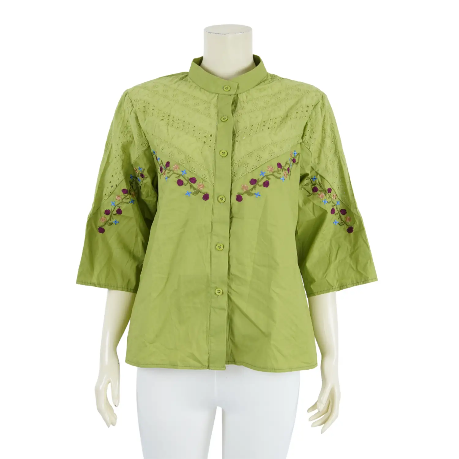 เสื้อคอจีน แขน 3 ส่วน ผ้าคอตตอน แต่งฉลุ และปักลายดอกไม้ - Image 3