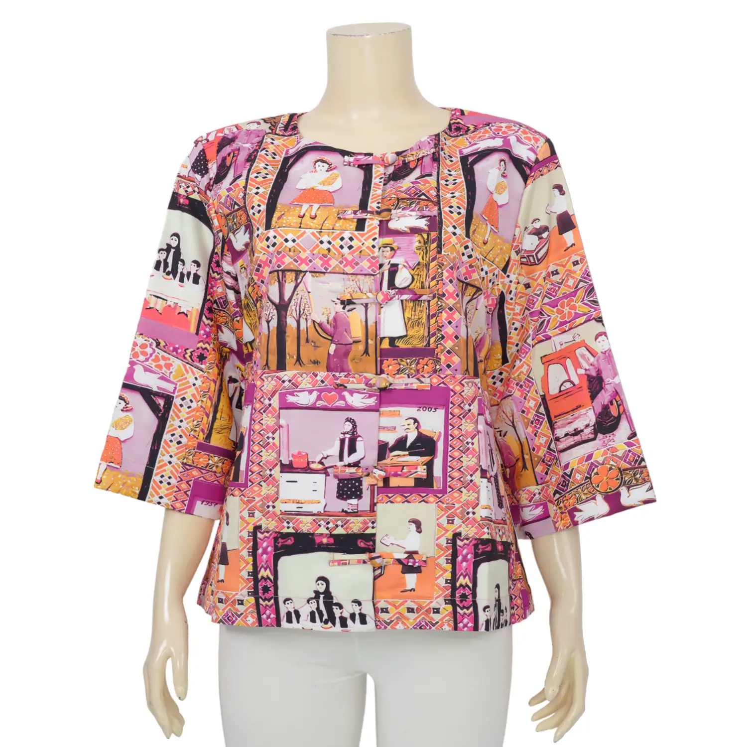 เดอะ มูเซียม คอลเลคชั่น เสื้อเบลาส์คอกลม แขน 3 ส่วน ผ้าไหมอิตาลี ลาย Hall Of Frame