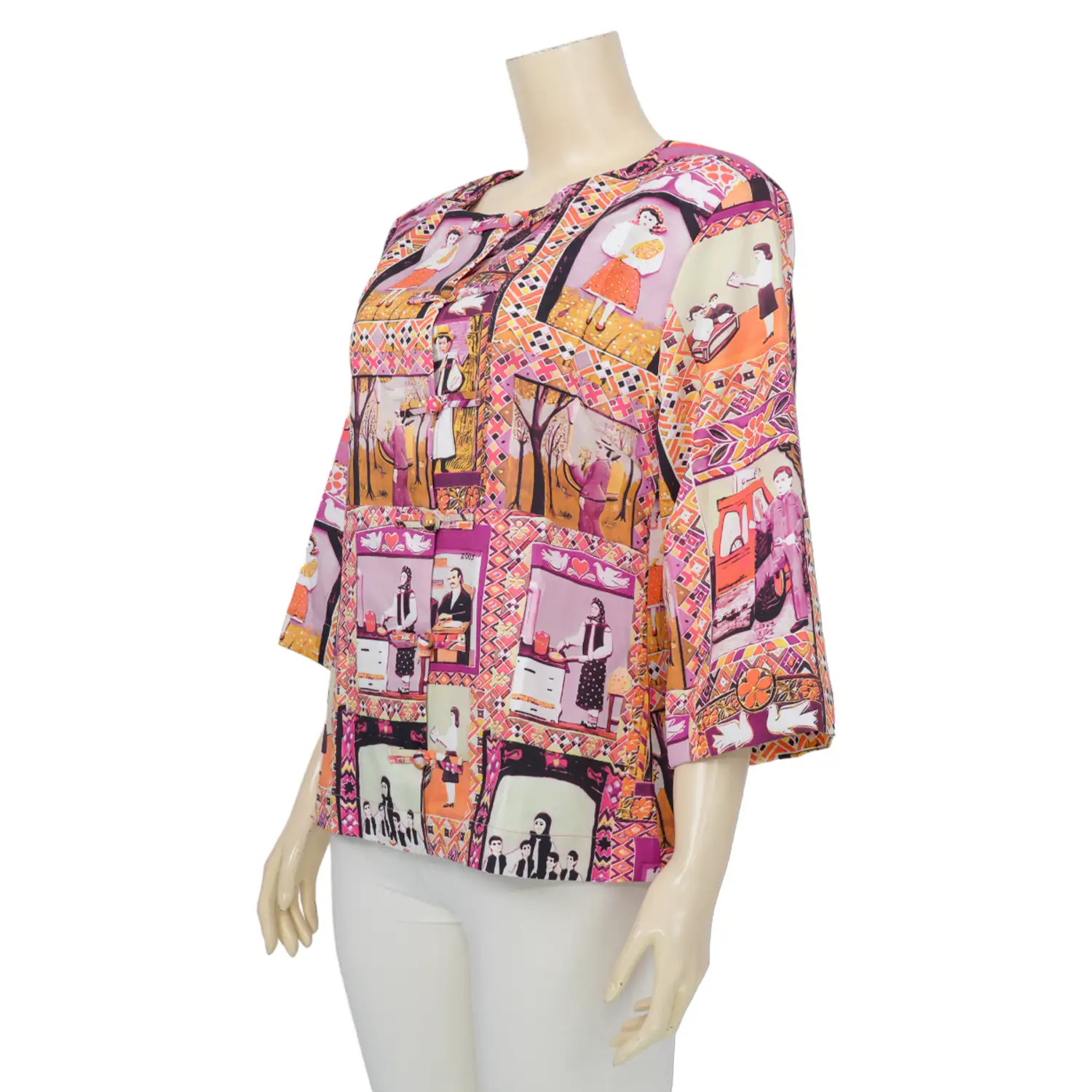 เดอะ มูเซียม คอลเลคชั่น เสื้อเบลาส์คอกลม แขน 3 ส่วน ผ้าไหมอิตาลี ลาย Hall Of Frame - Image 2