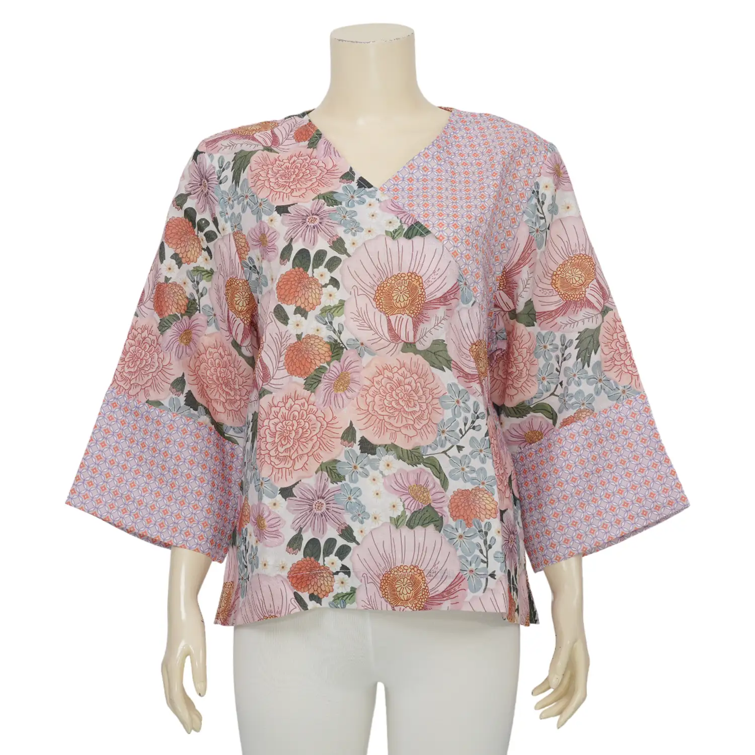 ลียา เซตเสื้อเบลาส์คอวี แขน 4 ส่วน ลายดอกไม้ และกระเป๋าผ้าทรงโทท - Image 2