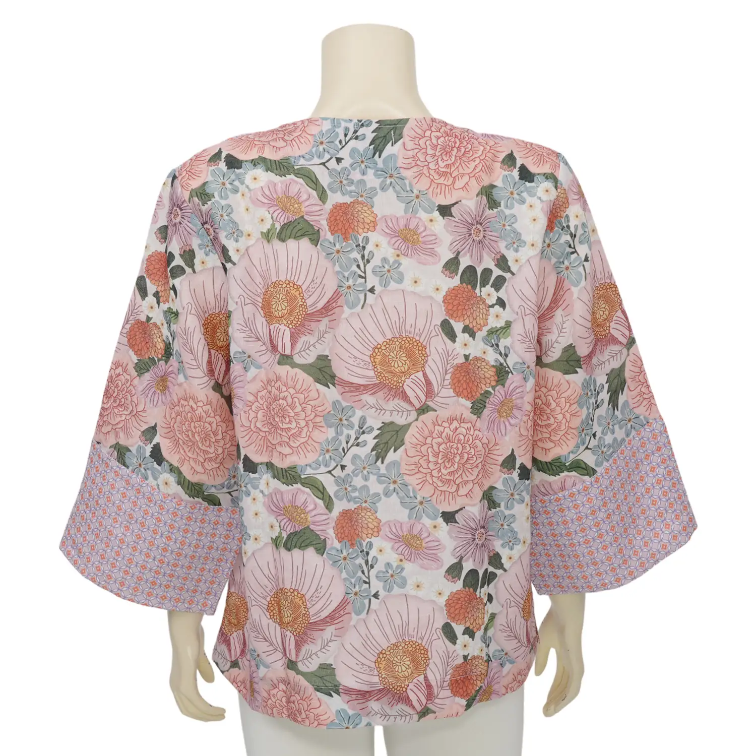 ลียา เซตเสื้อเบลาส์คอวี แขน 4 ส่วน ลายดอกไม้ และกระเป๋าผ้าทรงโทท - Image 4