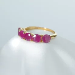 กลิทซ์ จิวเวล แหวนเงิน925 ชุบทอง18K ดีไซน์ Five Stone Ring ประดับทับทิม