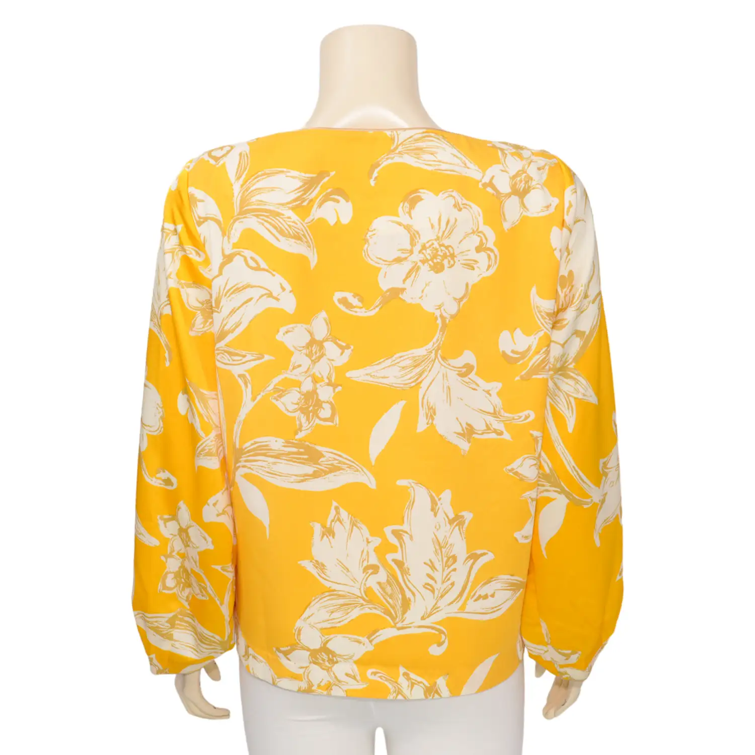 เบคกี้ รัสเซล เสื้อเบลาส์คอปาด แขนพองยาว 5 ส่วน ผ้าซาตินสีเหลืองลายดอกไม้ - Image 3