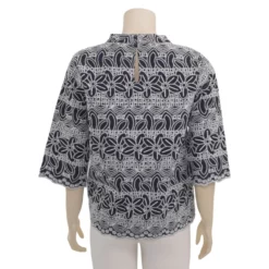 มินนะ เสื้อเบลาส์คอตั้ง แขนยาว 3 ส่วน ปักฉลุลาย - Image 3