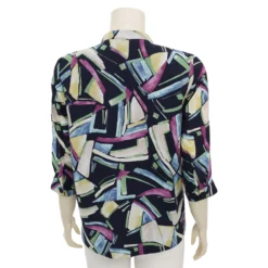 มิกิโกะ เสื้อเบลาส์คอตั้ง แต่งระบาย แขน 3 ส่วน ผ้าชีฟองโดบี้ลายกราฟิก - Image 3