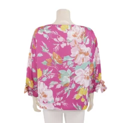 เบคกี้ รัสเซล เสื้อคอวีกว้าง แขน 4 ส่วนแต่งโบว์ ผ้าเครป ซาตินลายดอกไม้ - Image 3