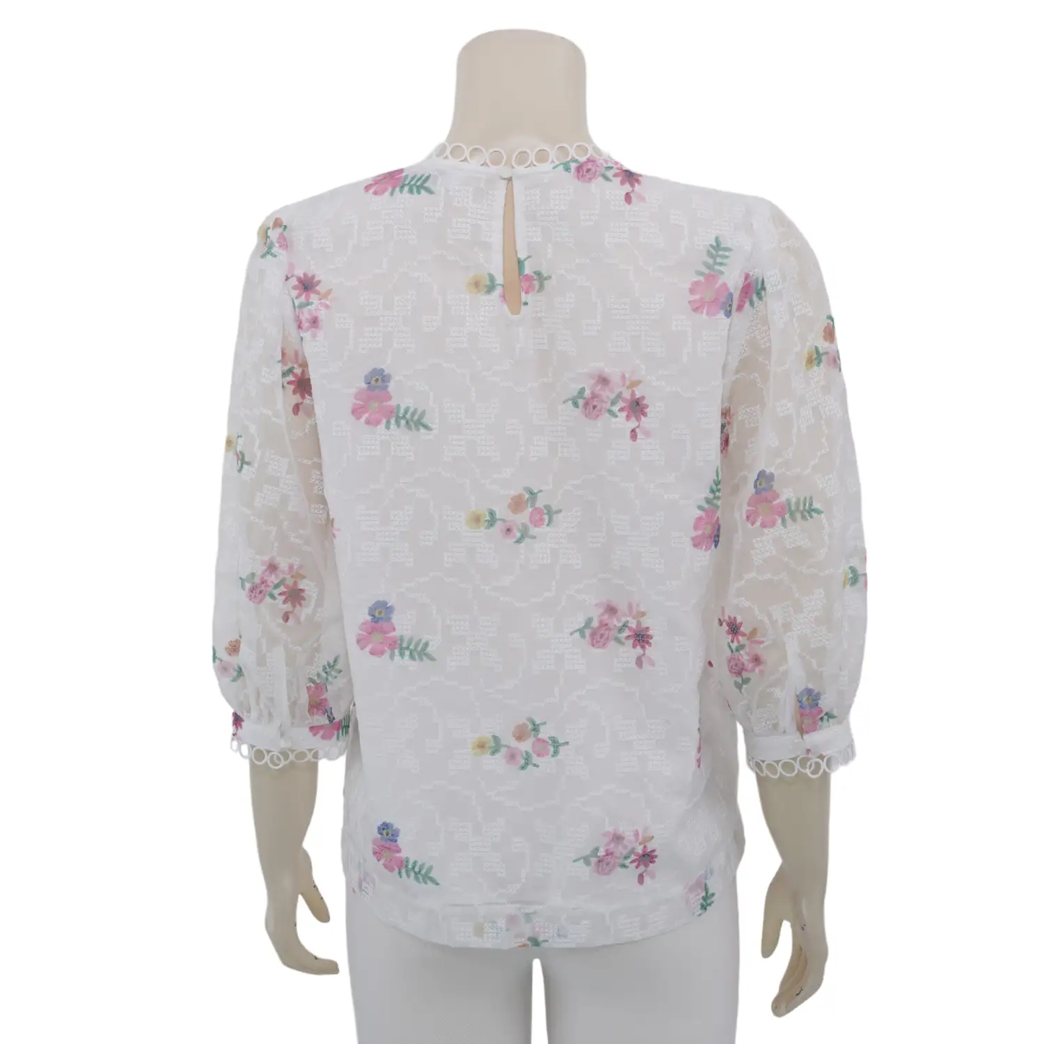 ไอ ไอ เอ็ม เค เสื้อเบลาส์คอกลม แขนพอง ยาว 5 ส่วน ปักลายดอกไม้ - Image 3