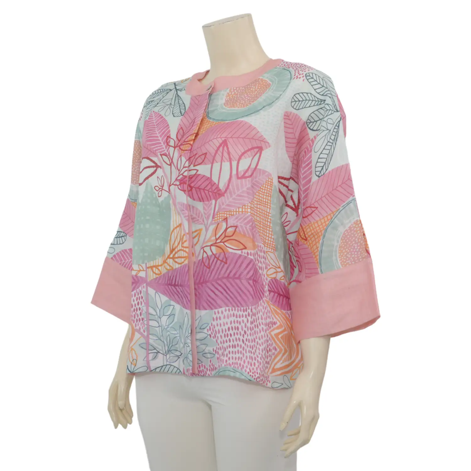 ลียา เสื้อคอกลม ผ่ากระดุมหน้า แขน 4 ส่วน พิมพ์ลายดอกไม้บาน - Image 2