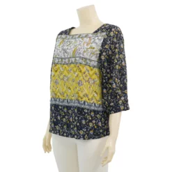 มิกิโกะ เสื้อเบลาส์คอเหลี่ยม แขนกระบอก ยาว 3 ส่วน ผ้าเมทัลลิกเบิร์นเอ้าท์ - Image 2