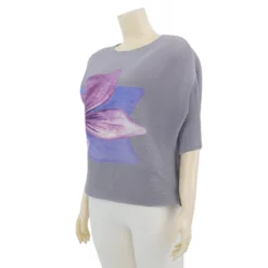 ลลินา เสื้อคอปาด แขน 4 ส่วน ผ้าพลีทลายดอกไม้ - Image 4