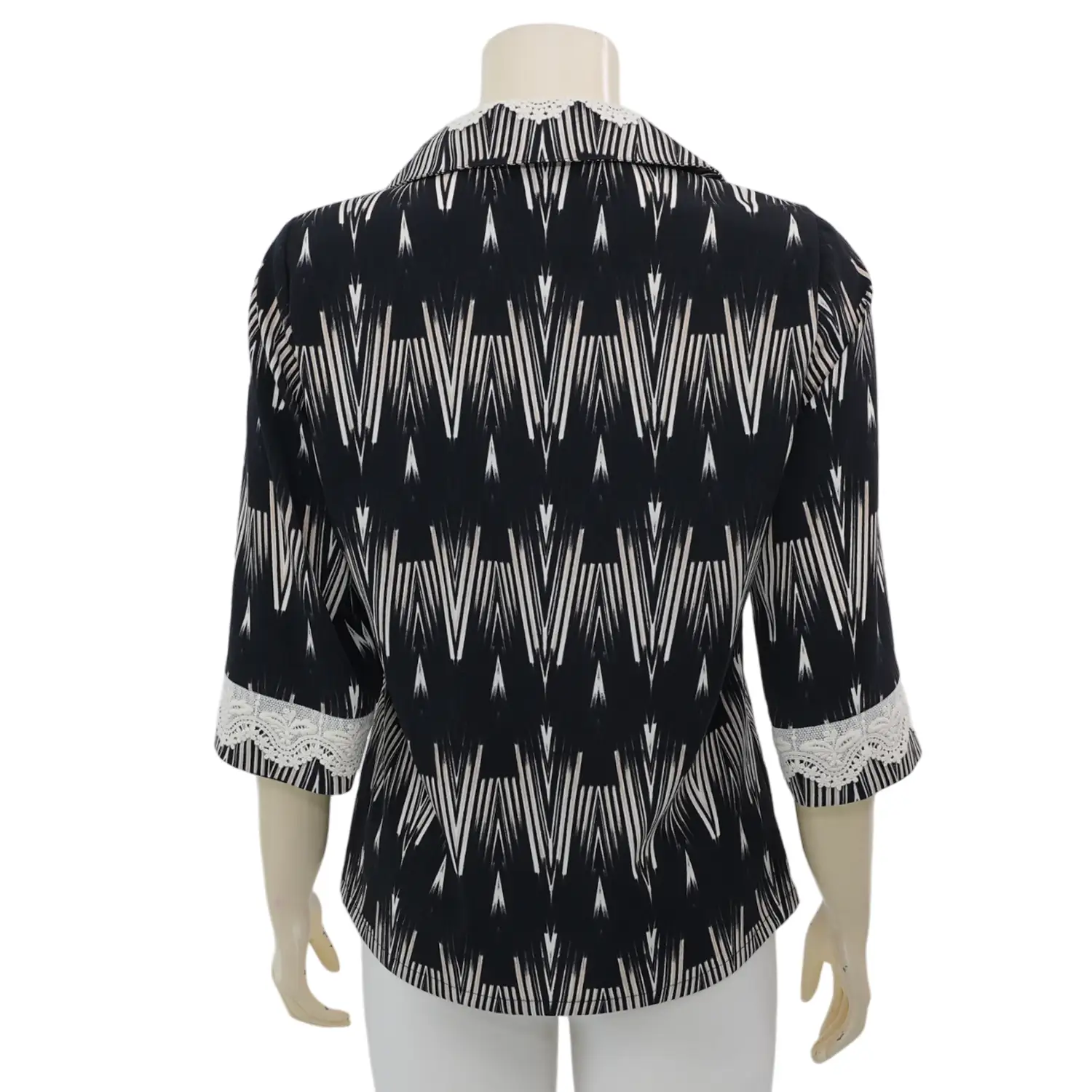 เอ๊ะ จัง เสื้อคอปก แขน 3 ส่วน ผ้าพีชสกินพิมพ์ลาย - Image 3
