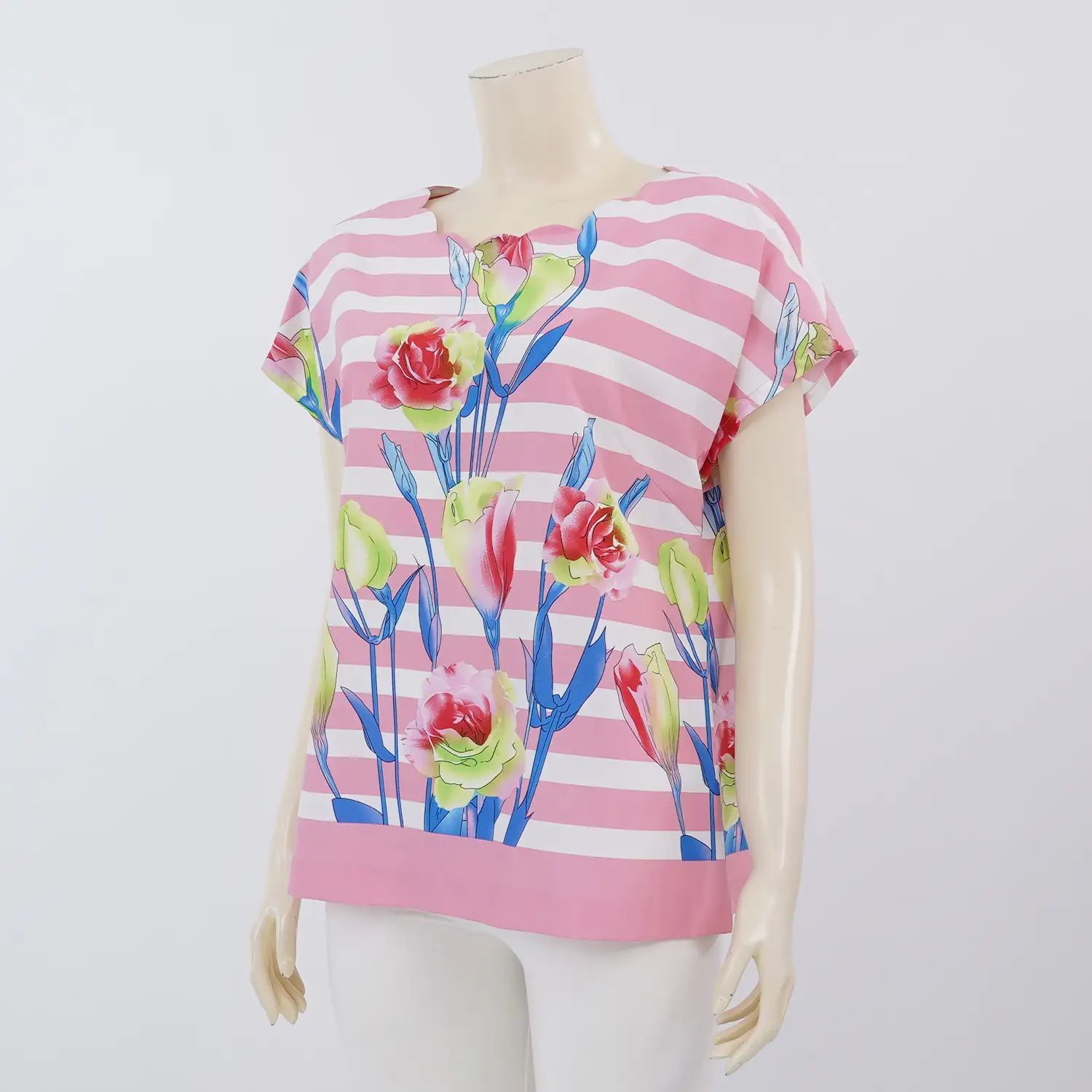 มิกิโกะ เสื้อเบลาส์คอกลม แขนล้ำ ผ้าคอตตอนสเปนเด็กซ์ ลายทางผสมดอกไม้ - Image 2