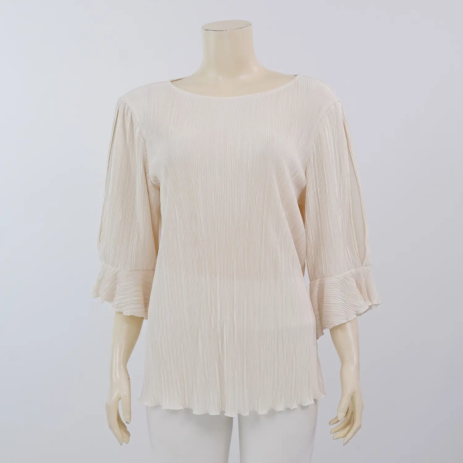 มิกิโกะ เสื้อเบลาส์คอปาด แขนกระบอกยาว 3 ส่วน ผ้าพลีทแฟนซี