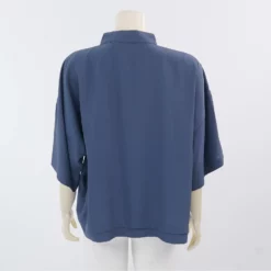 มิกิโกะ เสื้อเบลาส์คอตั้ง แขนสั้นทรงกระบอก ดีไซน์ไหล่ตก ผ้าสีพื้น - Image 3