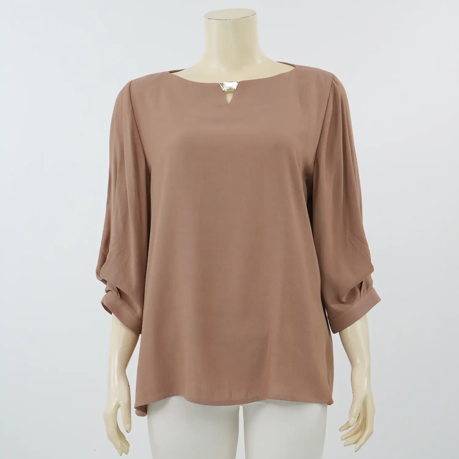 มิกิโกะ เสื้อเบลาส์คอปาด แขน 3 ส่วน ผ้าชีราเม้นท์