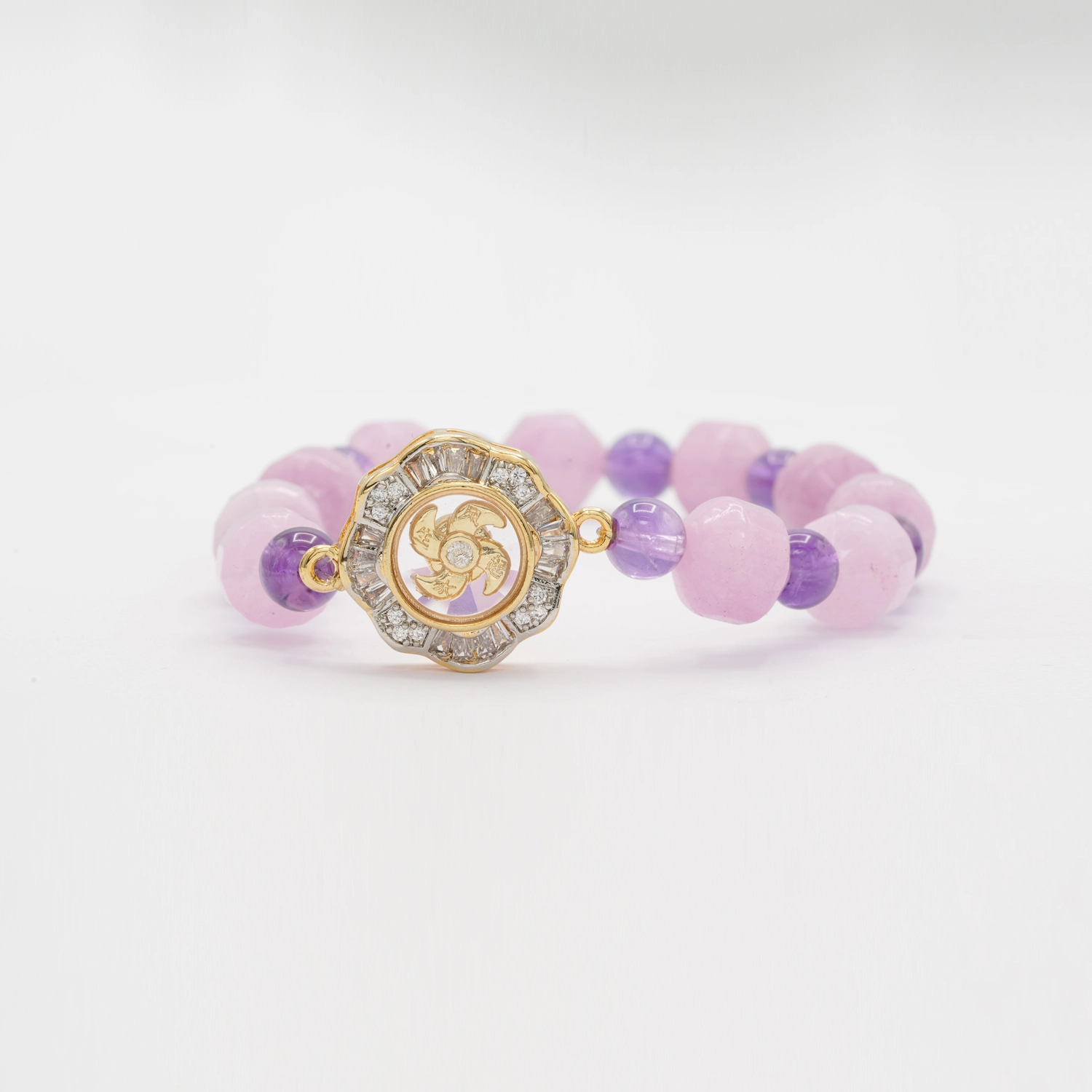 มันตรา และ นารา สร้อยข้อมือลาเวนเดอร์ แอเมทิสต์ และแอเมทิสต์ ตกแต่งจี้กังหัน