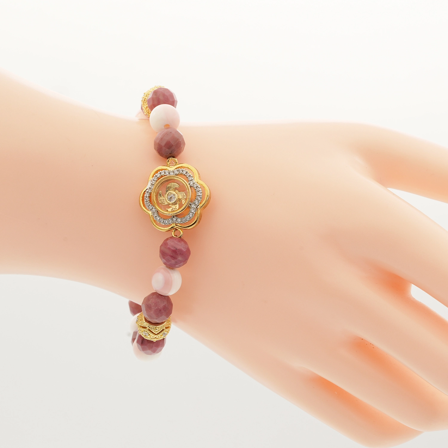 มันตรา และ นารา สร้อยข้อมือโรโดไนต์ และหินเปลือกหอย ตกแต่งจี้กังหัน - Image 2