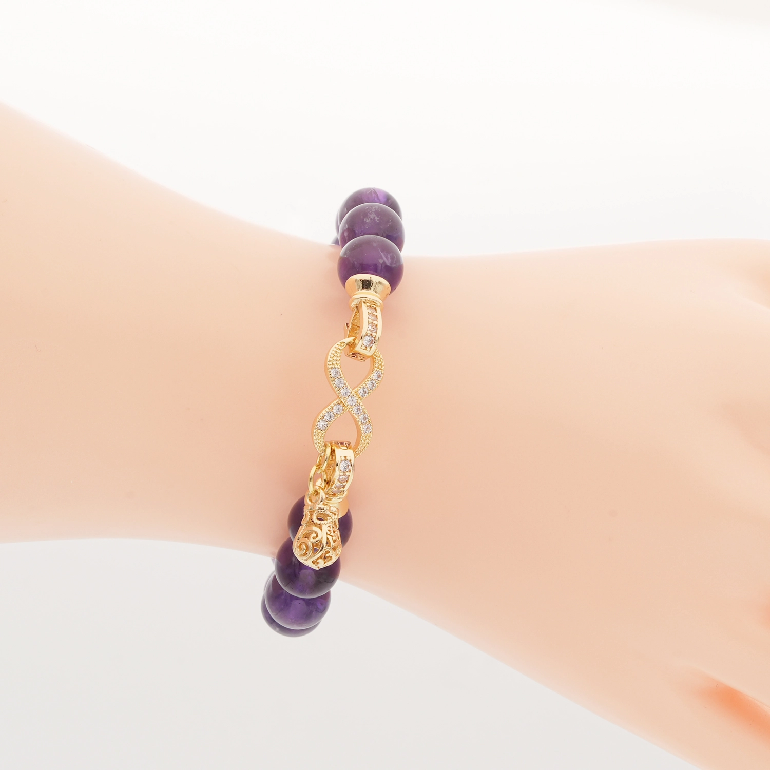 ลักษ์ มงคล สร้อยข้อมือแอเมทิสต์ ตกแต่งอินฟินิตี้ ประดับเพชร CZ - Image 2