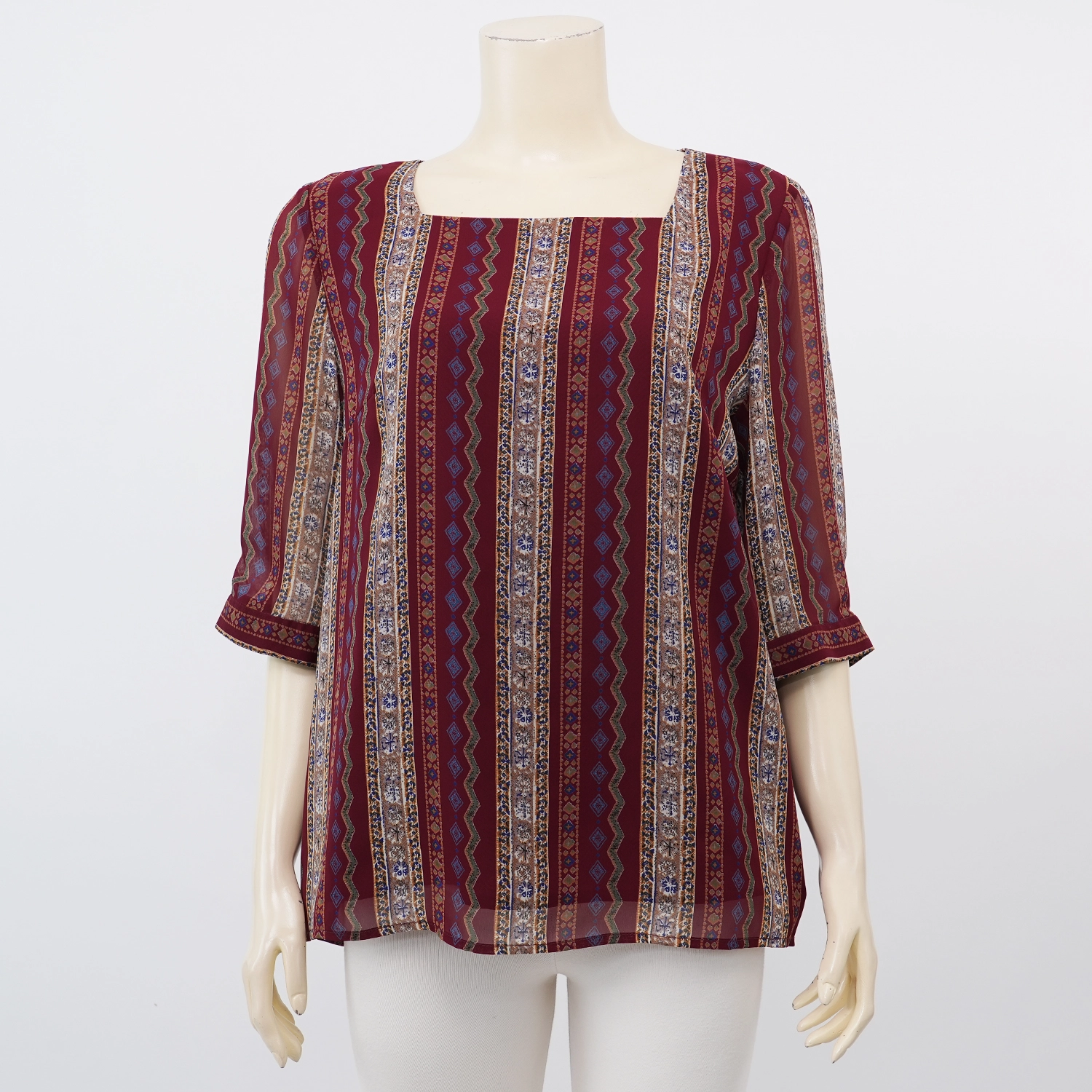 มิกิโกะ เสื้อเบลาส์คอเหลี่ยม แขน 3 ส่วน ผ้าชีฟองMIKIKO